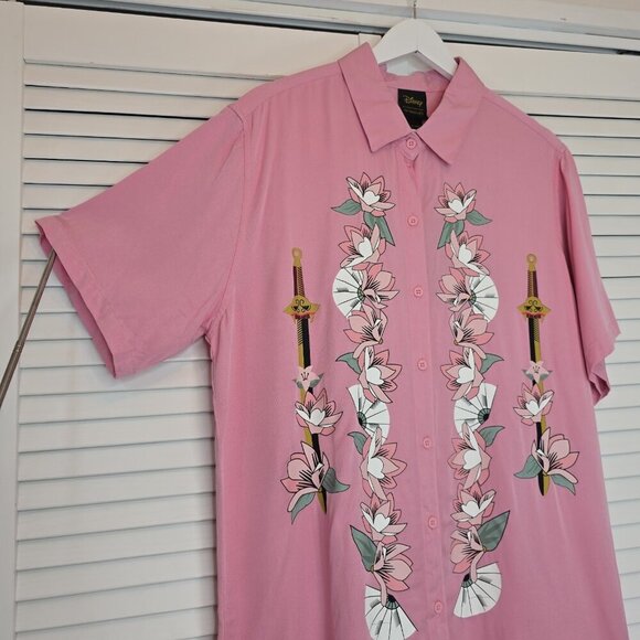 DISNEY X HER UNIVERSE Mulan Traditional Portrait Woven Button Up Shirt Pink Sz M - Picture 7 of 13